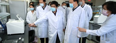 李克强赴中国疾控中心考察新型冠状病毒感染肺炎疫情防控科研攻关工作