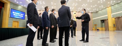 李克强考察疫情防控与生活物资保障服务平台、国务院复工复产推进工作机制和宏观政策协调机制