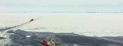 “雪龙兄弟”抵达中山站附近海域 “雪龙2”号首次破冰作业