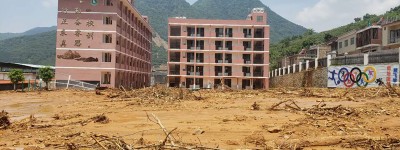 广西田林：暴雨引发泥石流 400多人被紧急疏散