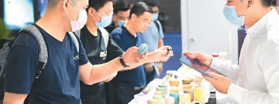 消费市场延续回升势头