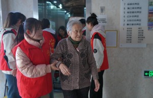追“锋”｜山东商务职业学院粮油学院党总支组织师生到敬老院开展学雷锋志愿服务活动