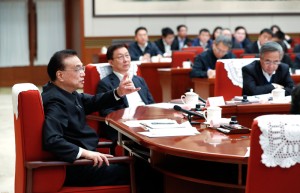 哪些专家企业家获邀参加这个座谈会？李克强鼓励大家畅所欲言