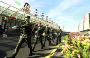 武警官兵全力奋战疫情防控一线