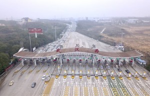 风雨无阻向前进——写在全国疫情防控阻击战取得重大战略成果之际